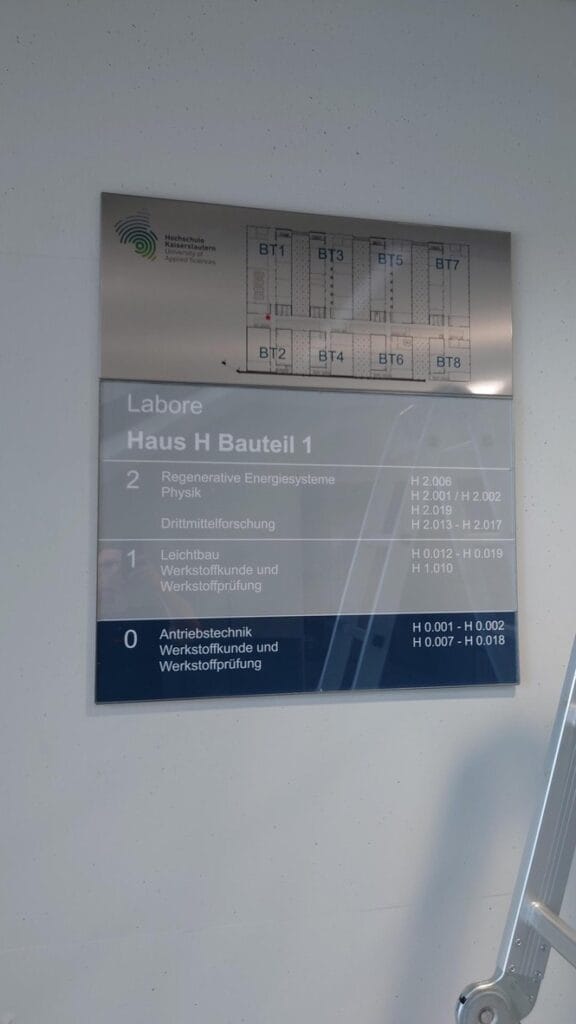 74DD16F7 8967 45FC BEFE 5FCFCF2FADAF 1 105 c